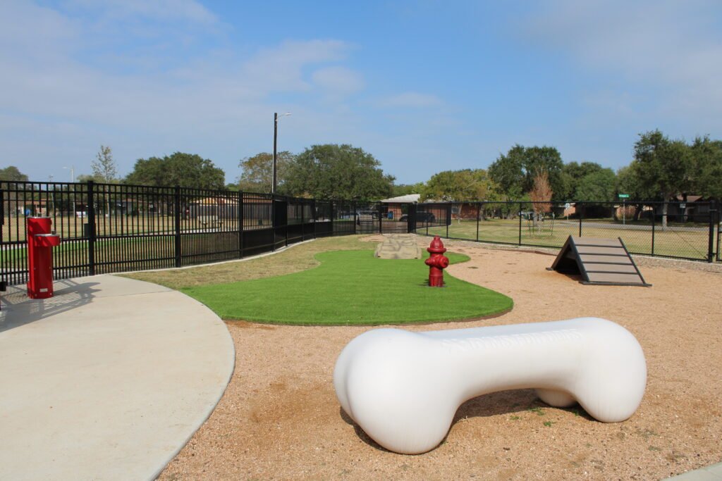 dog Dog Parks Near Me in DFW – Clean, Indoor & Off-Leash Spots